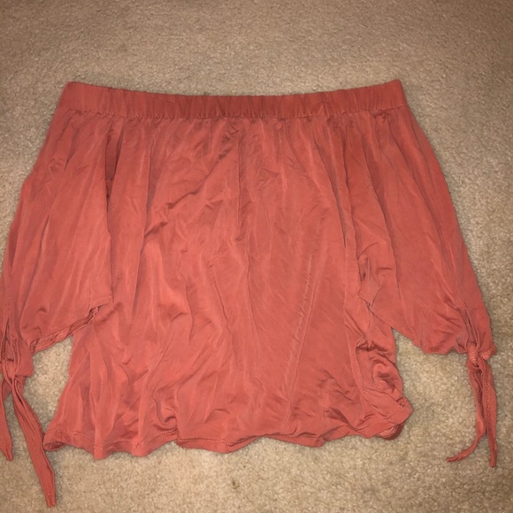 Off the shoulder blouse - Picture 1 of 2